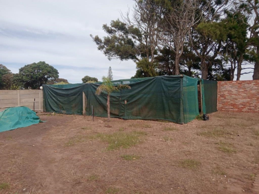 4 Bedroom Property for Sale in C Place Eastern Cape